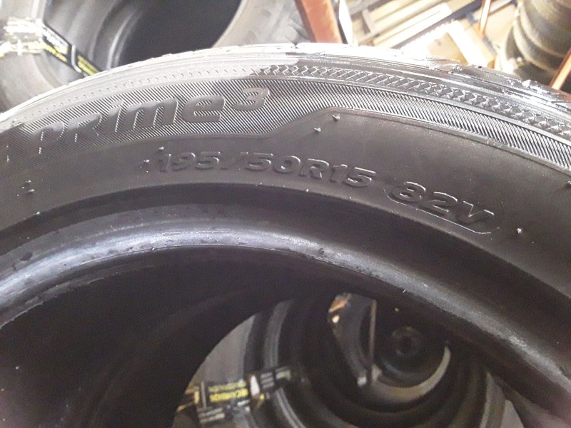 Recambio de neumatico pareja para neumaticos reutilizados - referencia OEM IAM 195501582V HANKOOK 195/50/15/82V