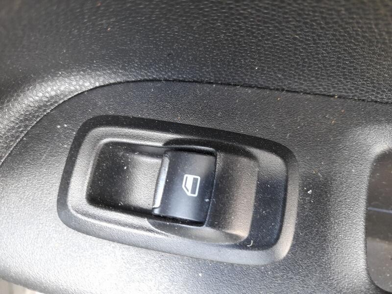 Recambio de mando elevalunas trasero derecho para ford ecosport 1.5 ecoblue tdci referencia OEM IAM 2092818  