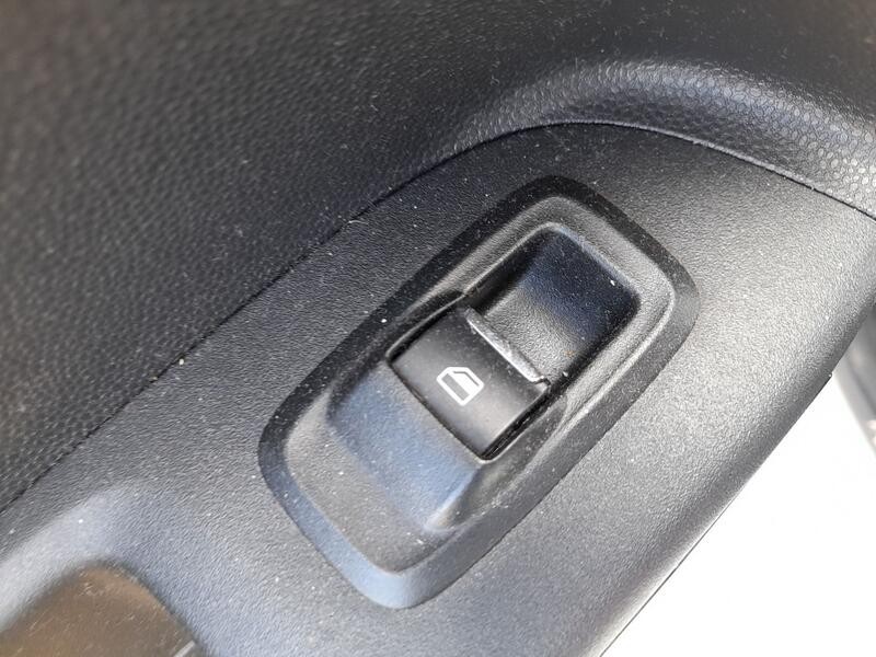 Recambio de mando elevalunas trasero izquierdo para ford ecosport 1.5 ecoblue tdci referencia OEM IAM 2092818  