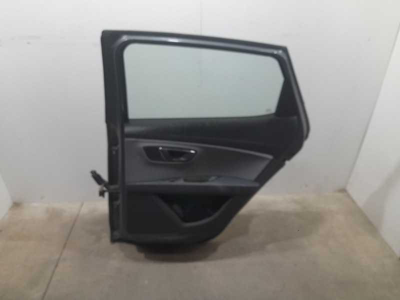 Recambio de puerta trasera derecha para seat leon (5f1) 1.4 tgi referencia OEM IAM 5F4833056  