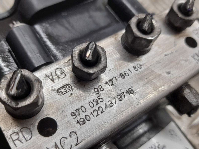 Recambio de abs para peugeot 508 gt line referencia OEM IAM 9812786180  