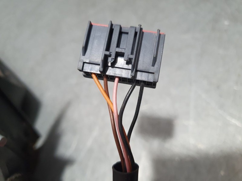 Recambio de retrovisor derecho para jaguar x-type 2.0 d classic referencia OEM IAM   ELECTRICO 5 CABLES FALTA TAPA BAJO