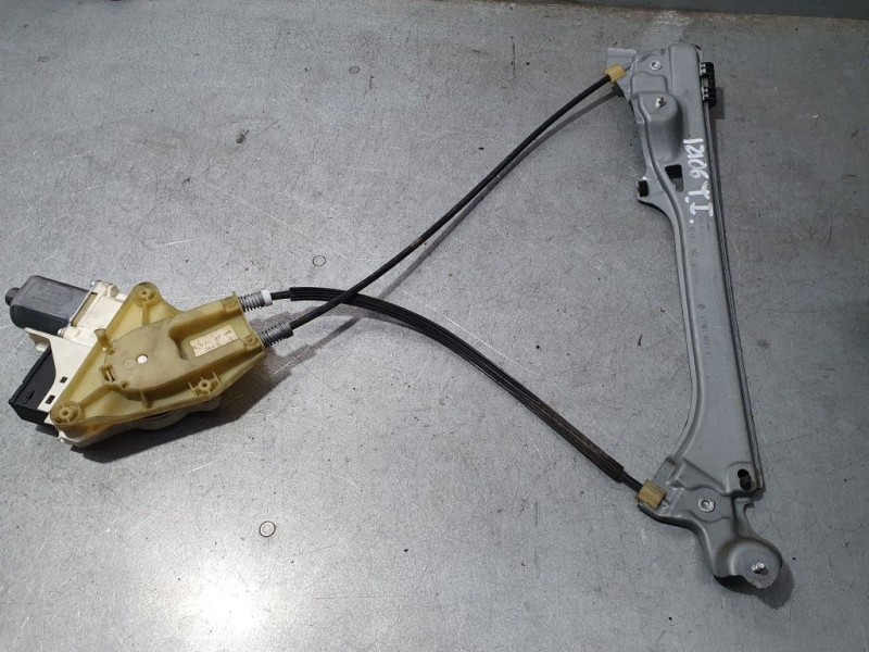 Recambio de elevalunas trasero izquierdo para renault laguna grandtour iii dynamique referencia OEM IAM 827010001R  ELECTRICO