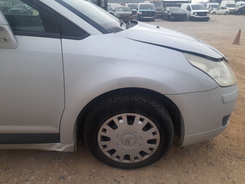 Recambio de aleta delantera derecha para citroën c4 coupé (la_) 1.4 16v referencia OEM IAM 7841S2  