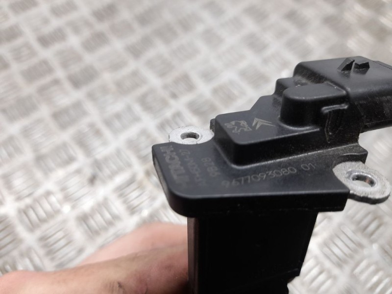 Recambio de caudalimetro para peugeot 508 gt line referencia OEM IAM 9677093080  