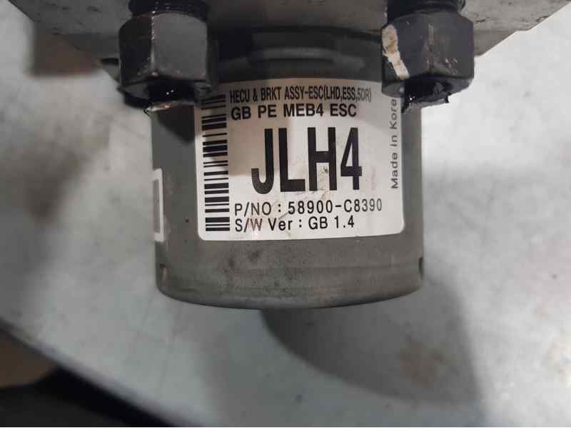 Recambio de abs para hyundai i20 active classic blue referencia OEM IAM 58920C8390 C858924650 MANDOº