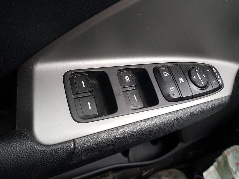 Recambio de mando elevalunas delantero izquierdo para kia niro i (de) 1.6 gdi hybrid referencia OEM IAM 93570G5310 C/ MANDO RETR