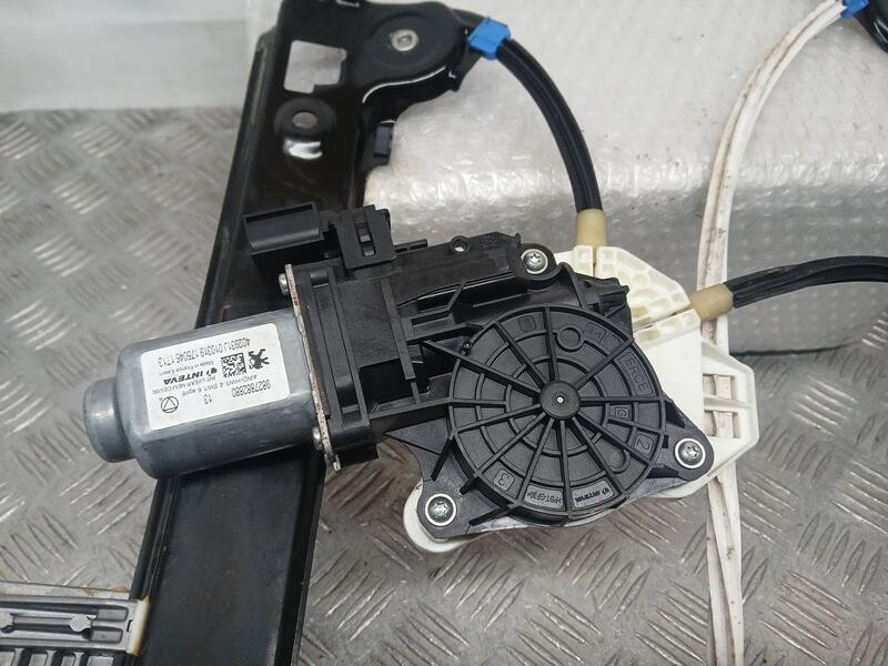 Recambio de elevalunas trasero derecho para peugeot 508 gt line referencia OEM IAM 9827880680  