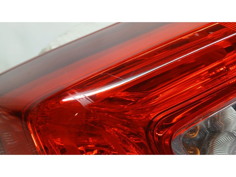 Recambio de piloto trasero izquierdo exterior para honda civic lim.4 (fc) i-detec elegance referencia OEM IAM 33550TEXY01 ROZADO