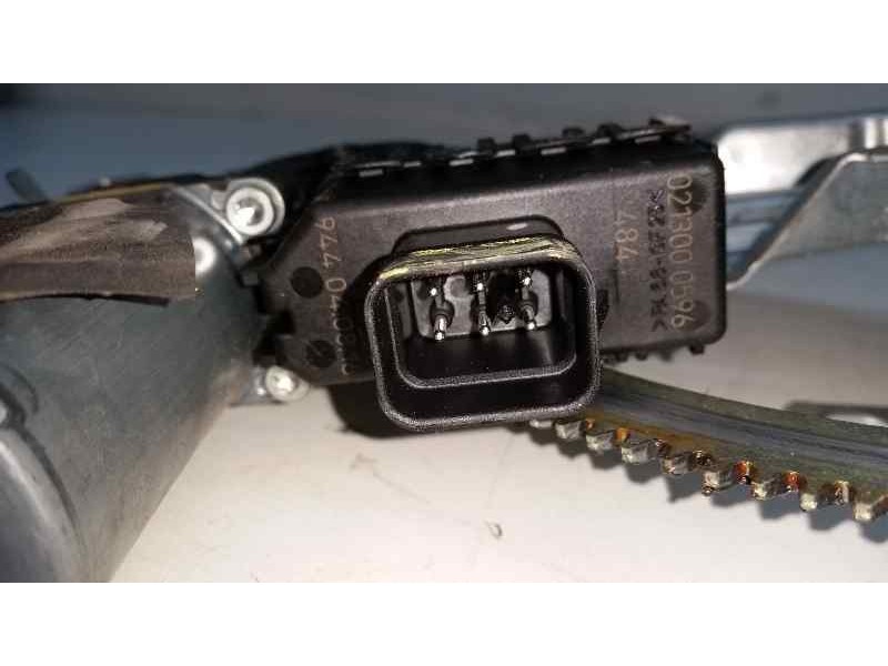 Recambio de elevalunas delantero derecho para opel astra h berlina cosmo referencia OEM IAM  6 PINS ELECTRICO