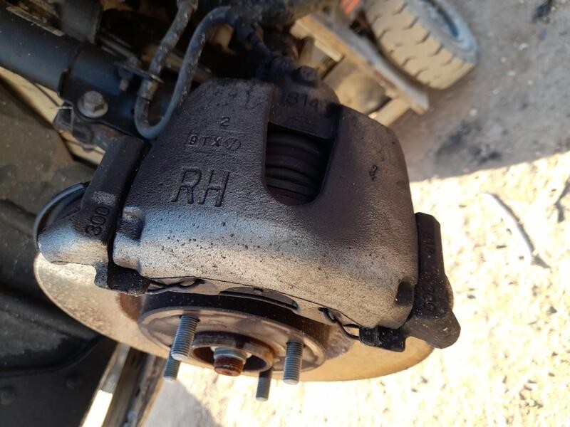 Recambio de pinza freno delantera derecha para ford ecosport 1.5 ecoblue tdci referencia OEM IAM 1782541  