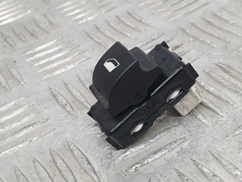 Recambio de mando elevalunas trasero izquierdo para peugeot 2008 (--.2013) 1.5 blue hdi referencia OEM IAM SIN REF  