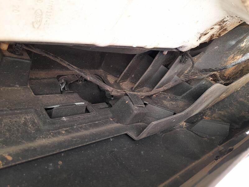 Recambio de refuerzo paragolpes trasero para ford ecosport 1.5 ecoblue tdci referencia OEM IAM 2219133  