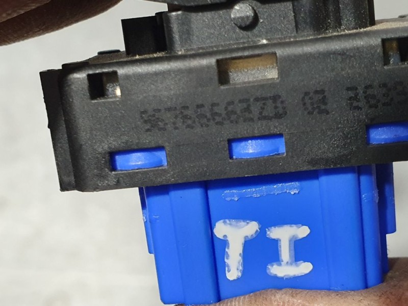 Recambio de mando elevalunas trasero izquierdo para citroën c-elysée shine referencia OEM IAM 96766662ZD  