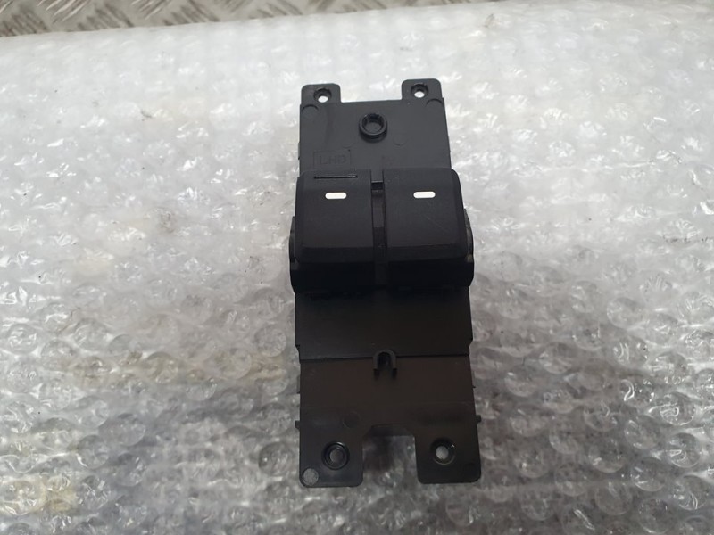 Recambio de mando elevalunas delantero izquierdo para hyundai i20 active classic blue referencia OEM IAM 93570C8041  