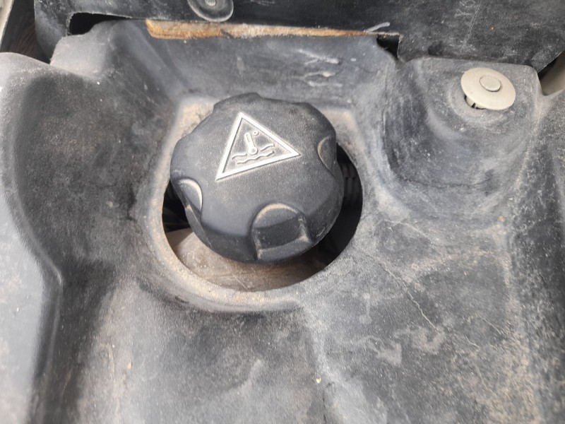 Recambio de deposito expansion para citroën c4 coupé (la_) 1.4 16v referencia OEM IAM 1323A3  