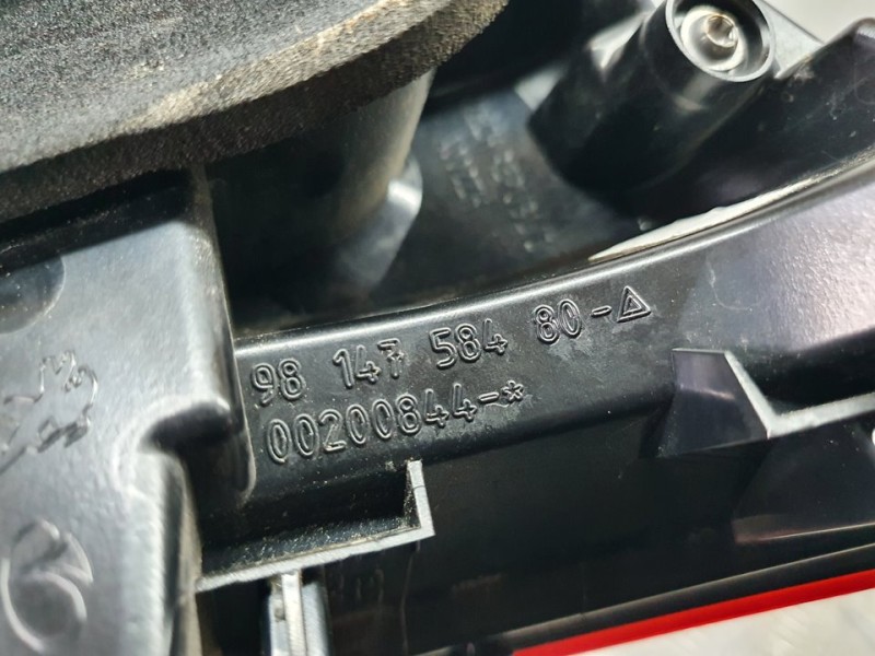 Recambio de piloto trasero izquierdo para peugeot 2008 (--.2013) 1.5 blue hdi referencia OEM IAM 9814758480  ROZADO