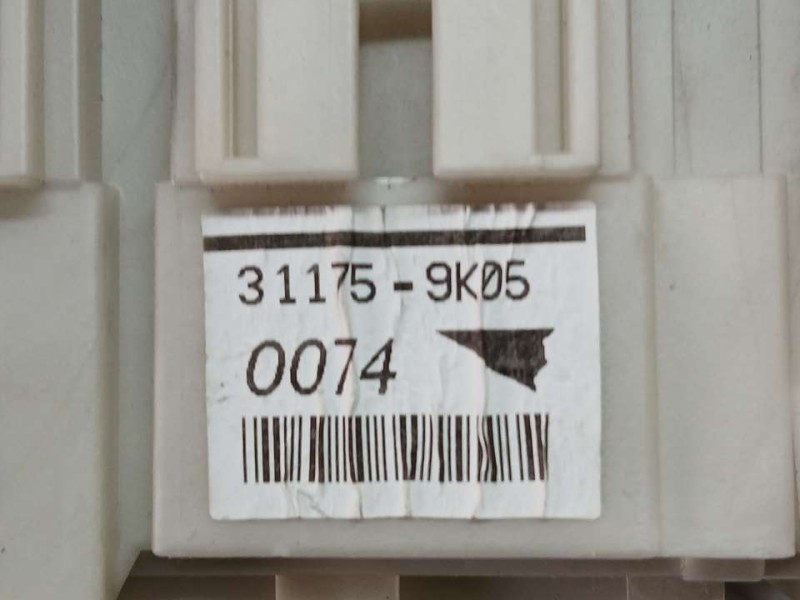 Recambio de caja reles / fusibles para toyota verso active referencia OEM IAM 311759K05  