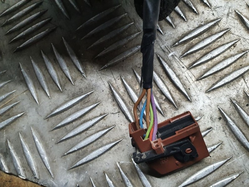 Recambio de retrovisor izquierdo para peugeot 407 st confort referencia OEM IAM 96456964XT LLEVA UNA TAPA PEGADA ELECTRICO Y PLE