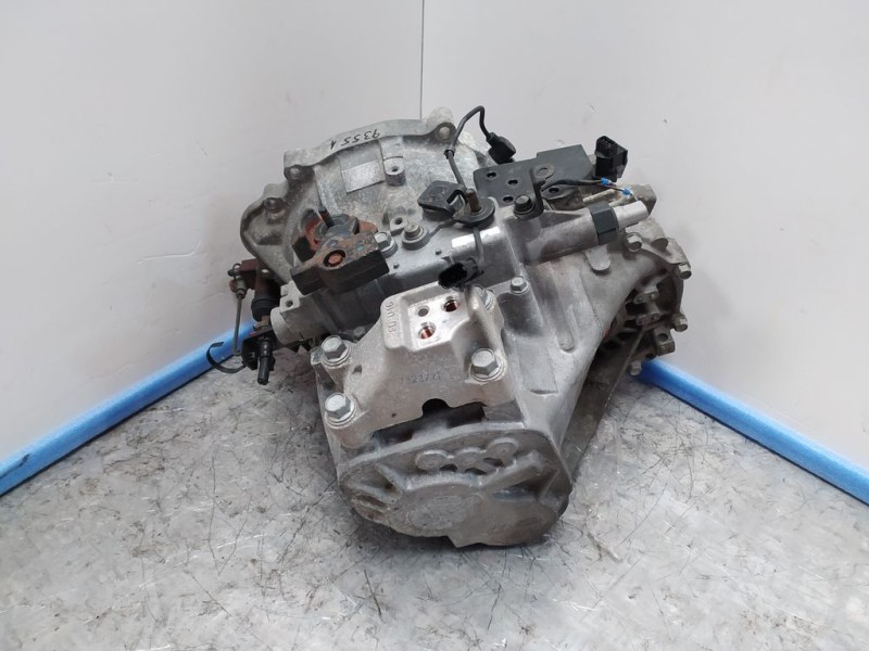 Recambio de caja cambios para hyundai i30 classic referencia OEM IAM 4300023350 71637 5VELOCIDADES