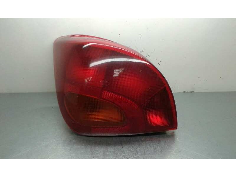 Recambio de piloto trasero izquierdo para ford fiesta berlina (dx) ghia referencia OEM IAM 1044156  