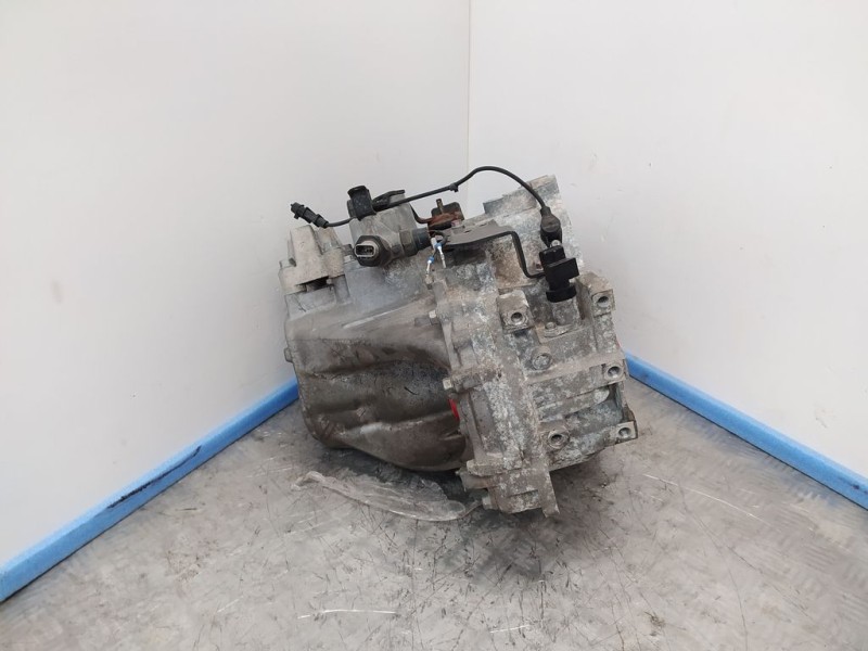 Recambio de caja cambios para hyundai i30 classic referencia OEM IAM 4300023350 71637 5VELOCIDADES