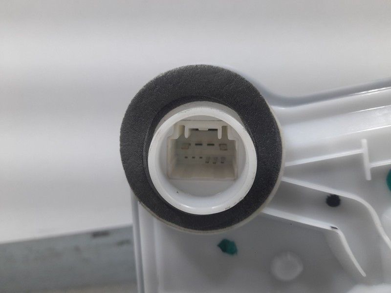 Recambio de cerradura puerta delantera izquierda para peugeot 108 1.0 vti 72 referencia OEM IAM B000843080  