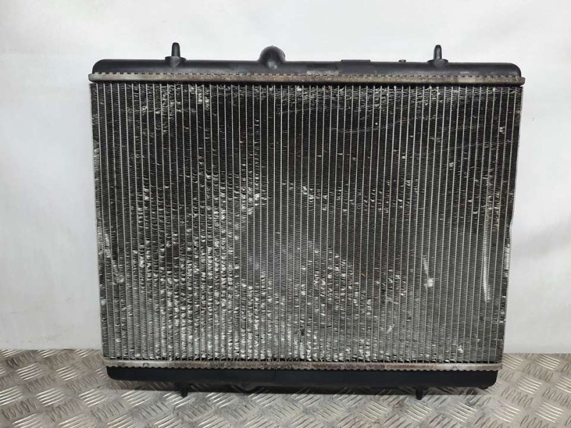 Recambio de radiador agua para peugeot 308 confort referencia OEM IAM 9657576580 993746N VALEO