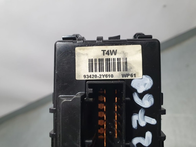 Recambio de mando limpia para kia optima concept referencia OEM IAM 934202Y610  