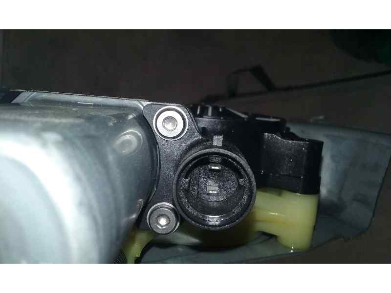 Recambio de elevalunas delantero derecho para renault kangoo profesional referencia OEM IAM 807208423R 2PINS ELECTRICO