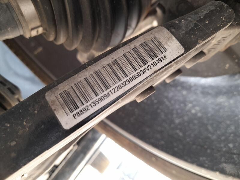 Recambio de brazo suspension inferior delantero izquierdo para lynk & co 01 phev referencia OEM IAM 8892135909  