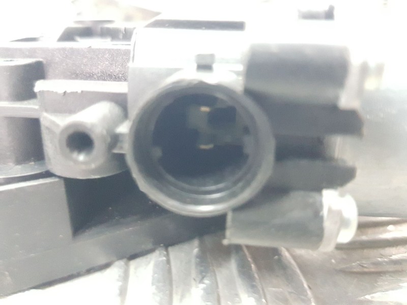 Recambio de elevalunas delantero izquierdo para peugeot 108 1.0 vti 72 referencia OEM IAM B001019780 2 PINS 