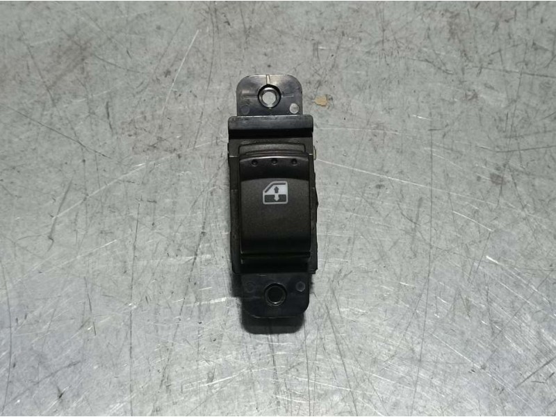 Recambio de mando elevalunas trasero izquierdo para ssangyong actyon sports xdi 4wd referencia OEM IAM 8584009010HEN  