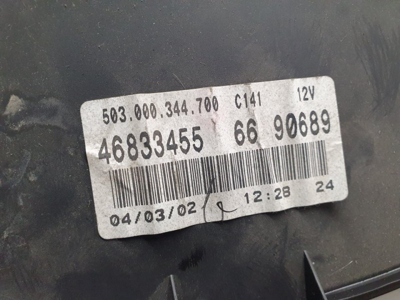 Recambio de cuadro instrumentos para fiat punto berlina (188) 1.2 8v elx (i) referencia OEM IAM 46833455 6690689 