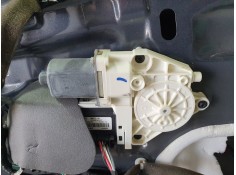 ELEVALUNAS DELANTERO DERECHO ELÉCTRICO