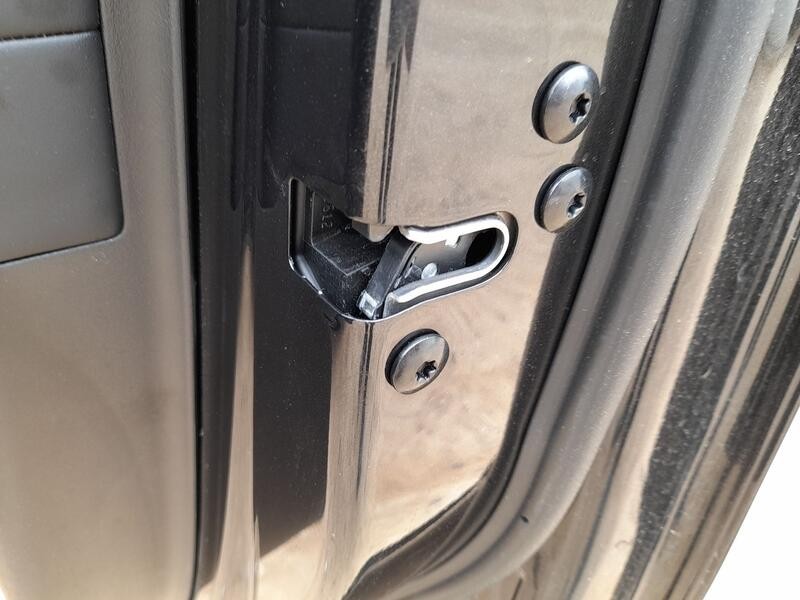 Recambio de cerradura puerta delantera derecha para lynk & co 01 phev referencia OEM IAM 8888128526  