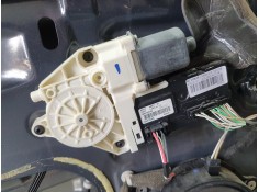 ELEVALUNAS DELANTERO IZQUIERDO ELÉCTRICO