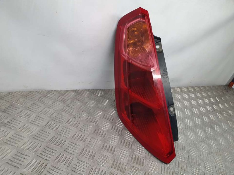 Recambio de piloto trasero izquierdo para fiat grande punto (199) 1.4 16v active (01.2007) referencia OEM IAM SIN REF  
