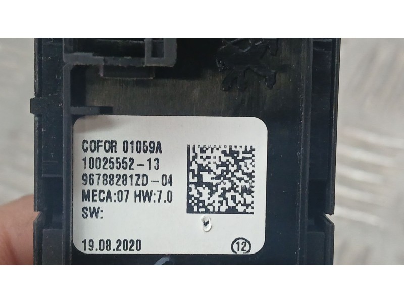 Recambio de mando elevalunas delantero izquierdo para peugeot 2008 ii (ud_, us_, uy_, uj_, ur_, uc_) 1.2 puretech 100 referencia
