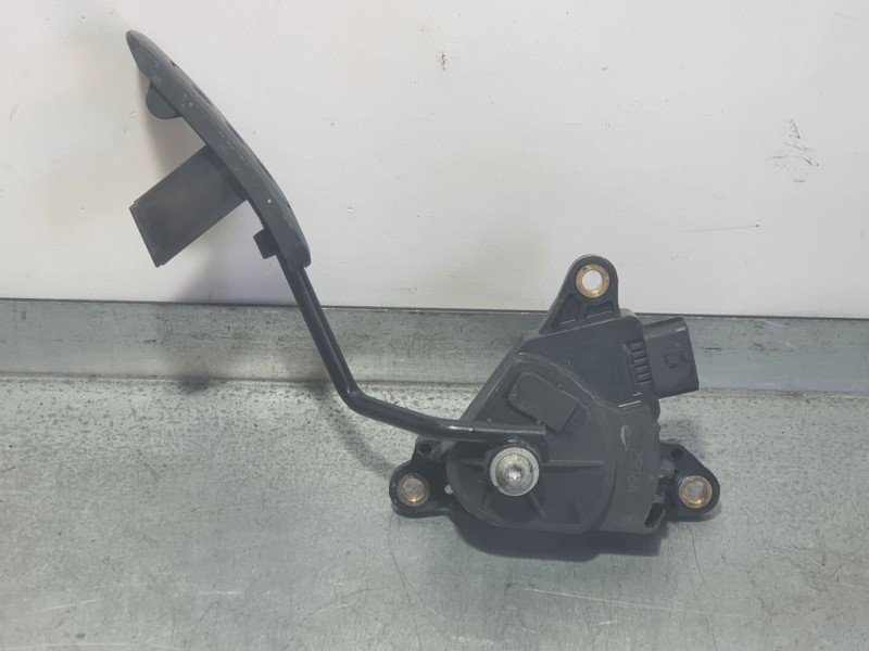 Recambio de potenciometro pedal para nissan note (e11e) acenta referencia OEM IAM 18002AX700  6 PINS