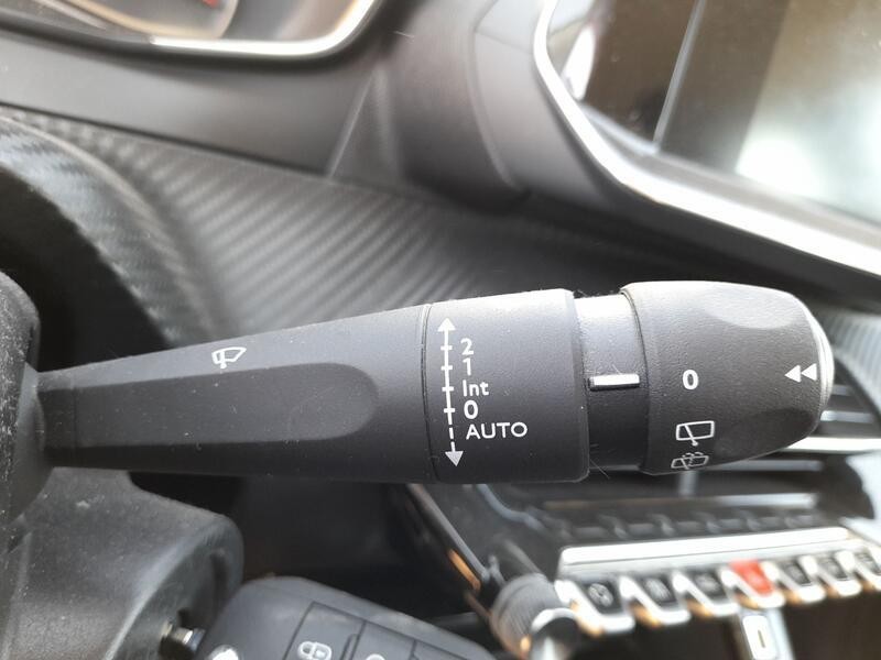 Recambio de mando luces y limpia para peugeot 2008 ii (ud_, us_, uy_, uj_, ur_, uc_) 1.2 puretech 100 referencia OEM IAM 9835198