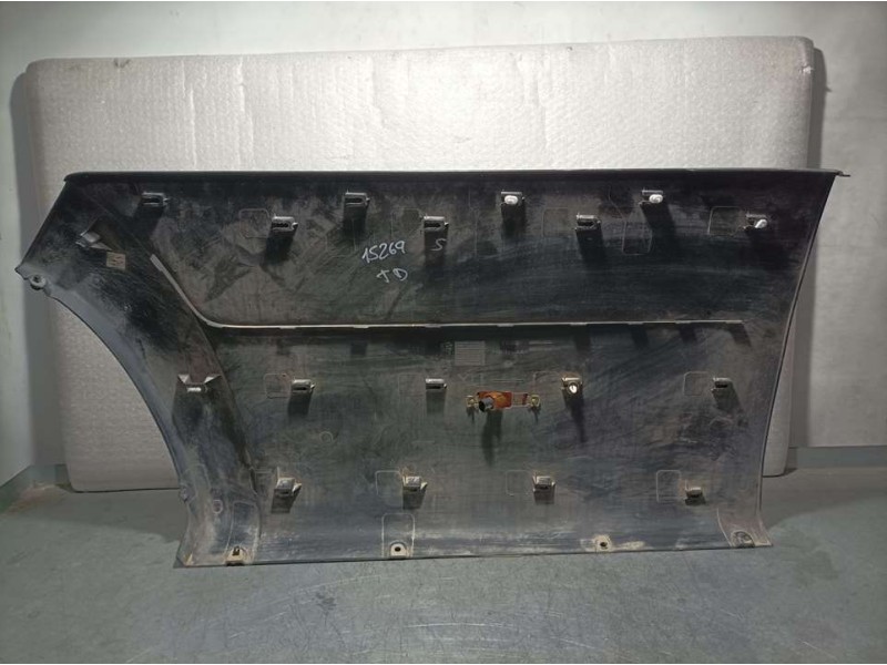 Recambio de moldura para peugeot boxer combi 333 l2h2 allure blue-hdi 165 referencia OEM IAM 13117106070 1317365070 TRASERA DERE