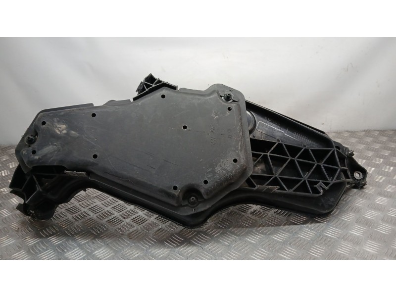 Recambio de deposito adblue para seat leon (5f1) 1.6 tdi referencia OEM IAM 5Q0131877R  112829302