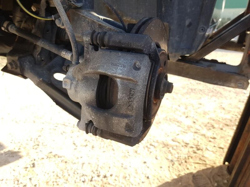Recambio de pinza freno delantera izquierda para peugeot 108 1.0 vti 72 referencia OEM IAM 4401G8 BOSCH 