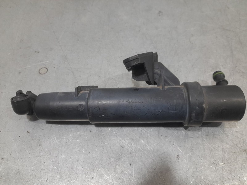 Recambio de inyector lavafaros para toyota yaris (_p13_) 1.5 (nsp131_) referencia OEM IAM 1718600247 8WT00869902 HELLA