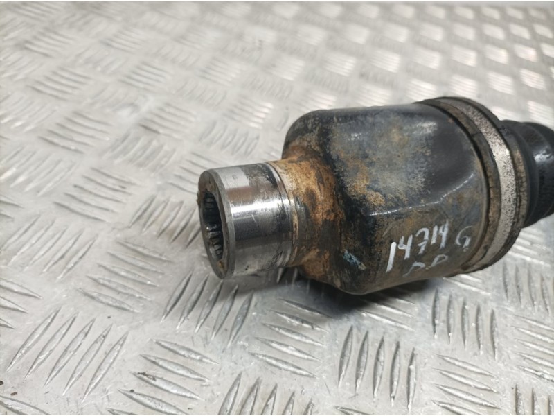 Recambio de transmision delantera derecha para ssangyong actyon sports xdi 4wd referencia OEM IAM 4130008101  