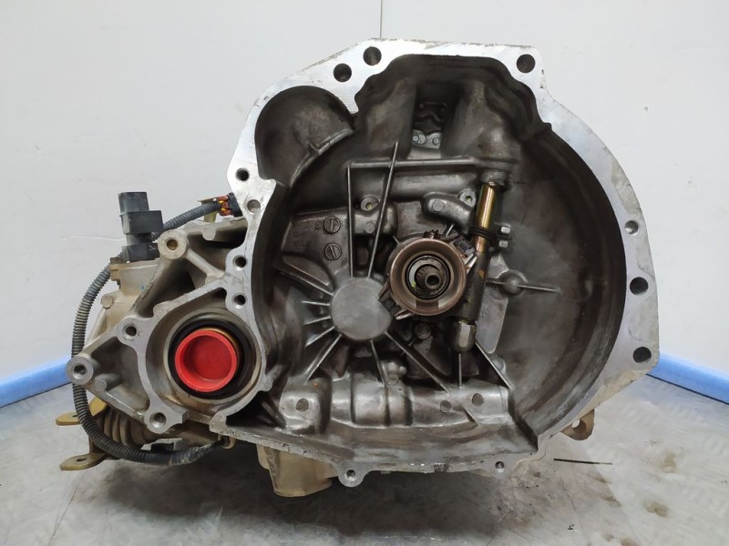 Recambio de caja cambios para nissan primera berlina (p11) básico referencia OEM IAM 320102J066  5VELOCIDADES