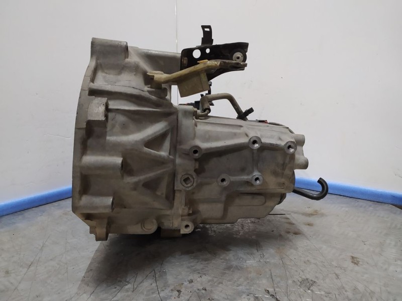 Recambio de caja cambios para nissan primera berlina (p11) básico referencia OEM IAM 320102J066  5VELOCIDADES