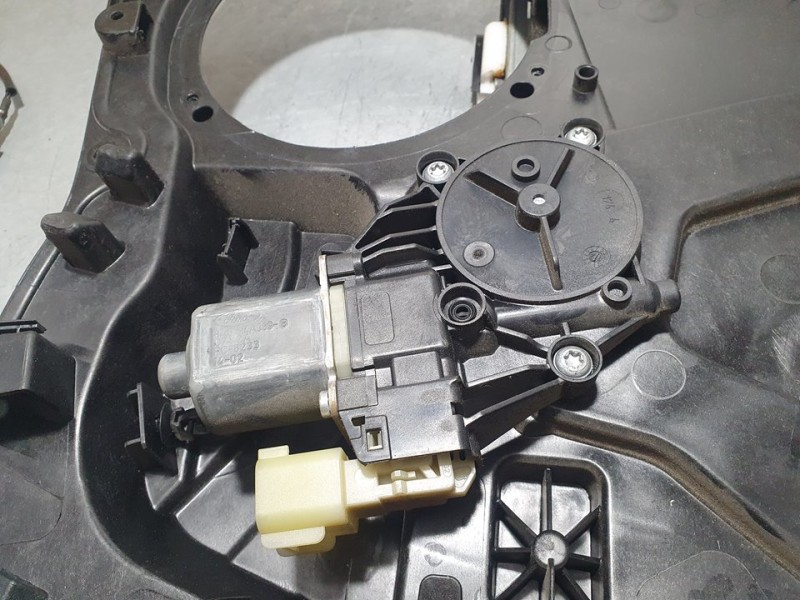 Recambio de elevalunas delantero izquierdo para ford fiesta (ccn) ambiente referencia OEM IAM C1BBB045H17  ELECTRICO 6 PINES