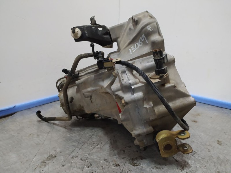 Recambio de caja cambios para nissan primera berlina (p11) básico referencia OEM IAM 320102J066  5VELOCIDADES